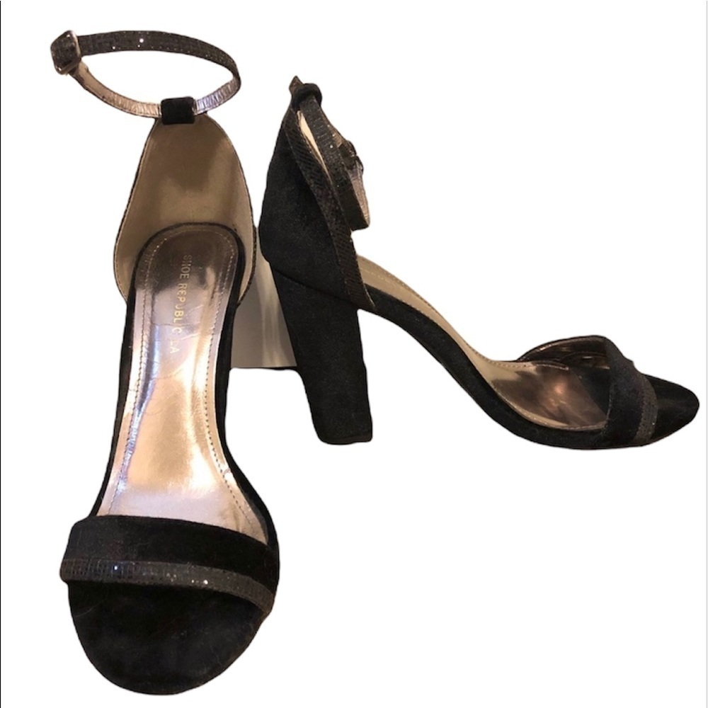 2/$30 Shoe Republic La - Black Velvet Ankle Strap Heels Size 8 Block Heel Sandal